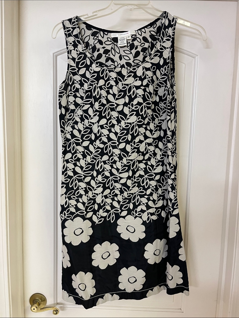 NWT Studio M Black and White Floral Shift Dress